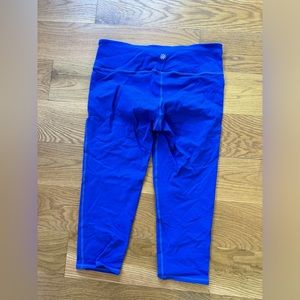 Athleta vivid blue crop leggings size M